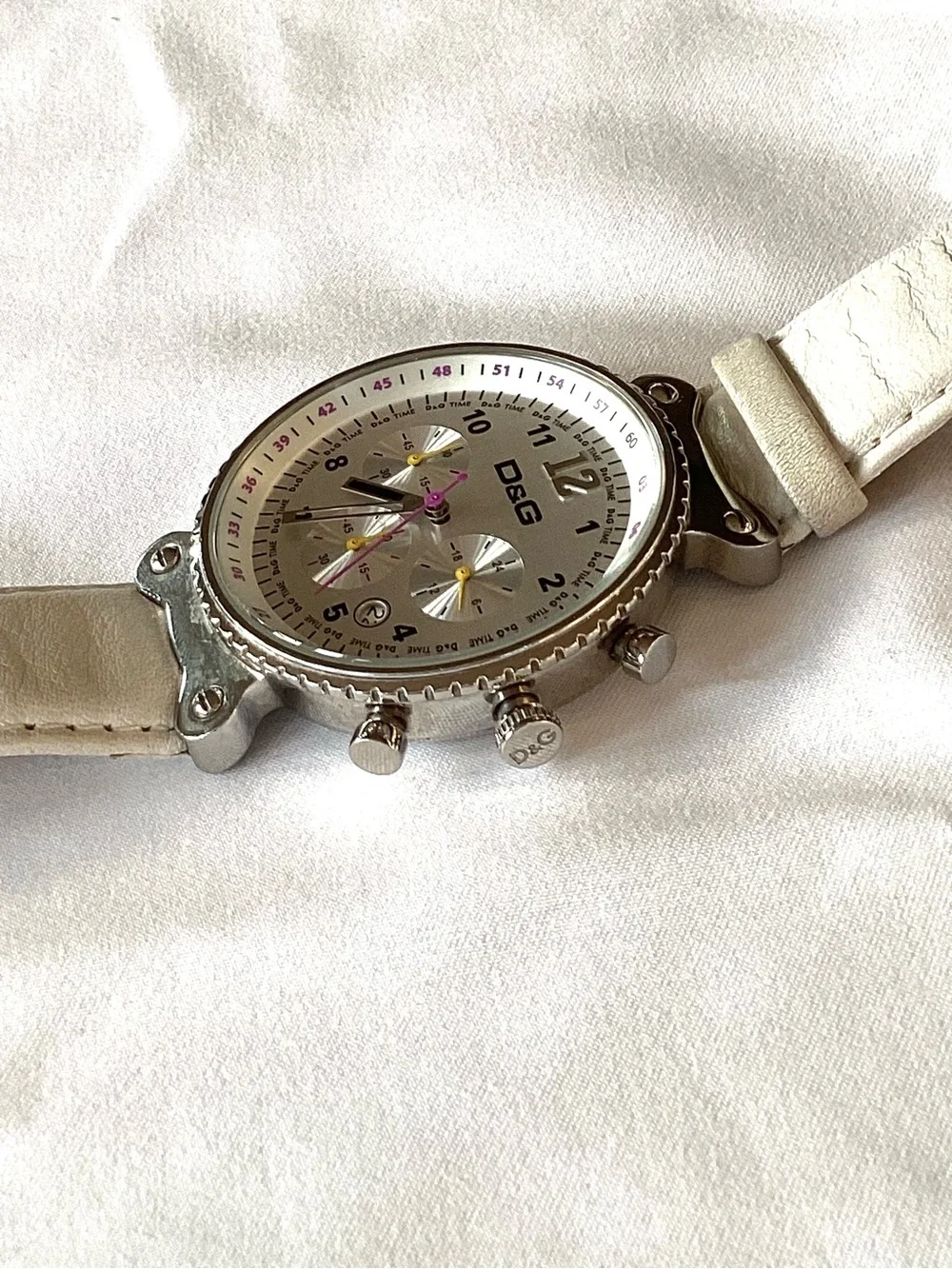 D&G Vintage Chronograph Quartz Watch White Leather Silver Steel New Batteries